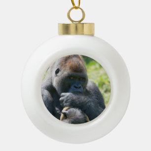 Silverback Gorilla und sein Deckblatt Keramik Kugel-Ornament