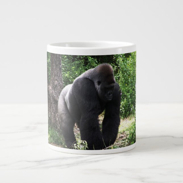Silverback-männlicher Gorilla gehendes Jumbo-Tasse (Vorderseite)