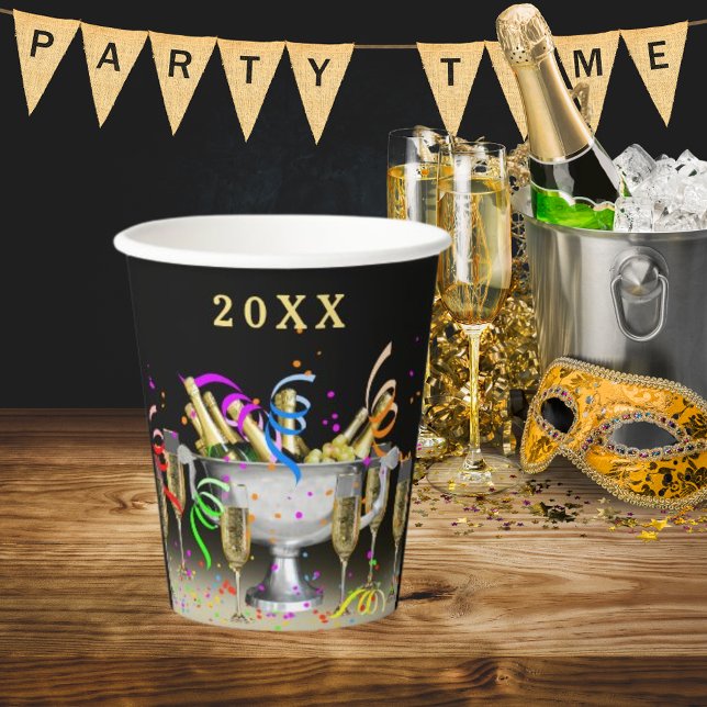 Silvester Party bricht schwarzen Hintergrund Pappbecher (New Year’s Eve Party Spirits Black Background Paper Cups)