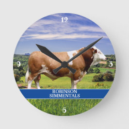 Simmental Bull in Weide Runde Wanduhr