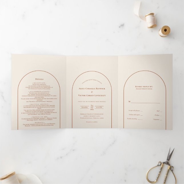 Simple Boho Arch Ivory Wedding Dreifach Gefaltete Einladung (Innenseite)