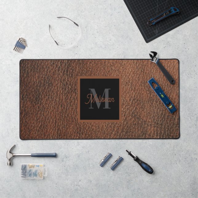 Simple Brown Leather Pattern Monogram Name  Schreibtischunterlage (Arbeitsplatz)