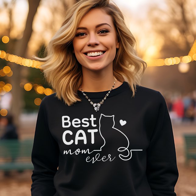 Simple Cute Funny Black and White Cat Lover Mom T-Shirt (Von Creator hochgeladen)