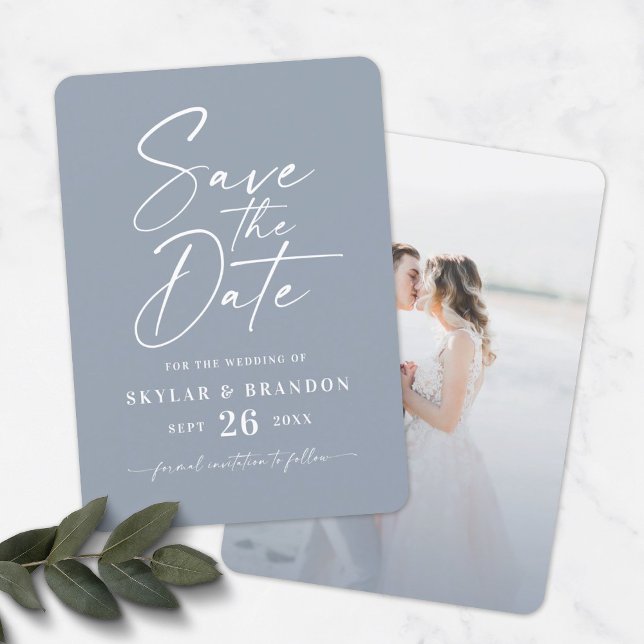 Simple Dusty Blue mit Script und Foto Wedding Save The Date (Von Creator hochgeladen)