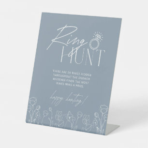 Simple Dusty Blue Ring Hunt Brautparty Game Sockelschild