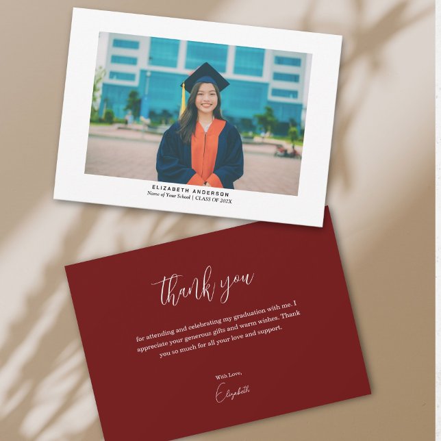 Simple Elegant Burgundy Graduate Photo Graduation Dankeskarte (Von Creator hochgeladen)