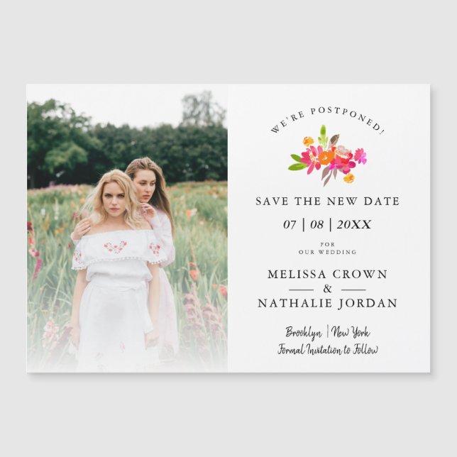 Simple Floral LGBT Engaged Couple Change Date Magnetkarte (Vorderseite)