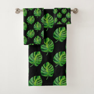 Simple Green Monstera Leaf Pattern on Black Badhandtuch Set