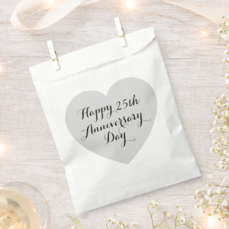Simple Happy 25th Anniversary Silver Heart Elegant Geschenktütchen