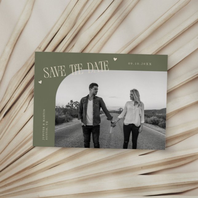 Simple Heart Sage Green Curved Frame Photo Save The Date (Von Creator hochgeladen)