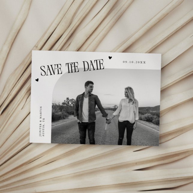 Simple Heart White Curved Frame Photo Save The Date (Von Creator hochgeladen)