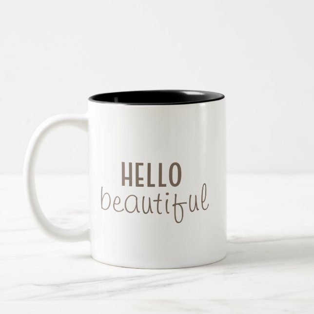 Simple Hello Beautiful Typografie Zweifarbige Tasse (Links)