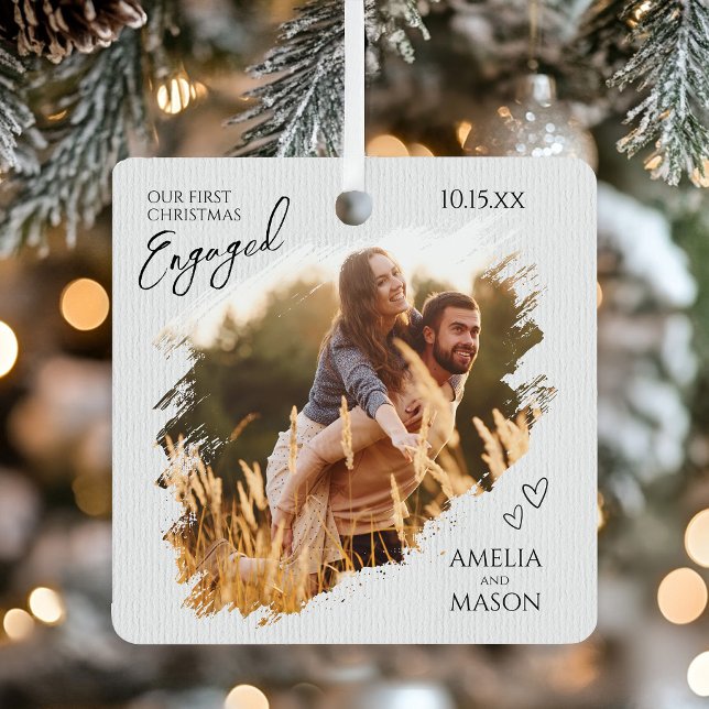 Simple Modern Elegant Engaged Photo Christmas Ornament Aus Metall (Simple Modern Elegant Engaged Photo Christmas Metal Ornament)