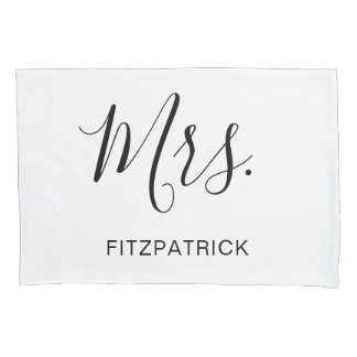 Simple Modern Mrs Bride Newlywed Elegant Wedding Kissenbezug