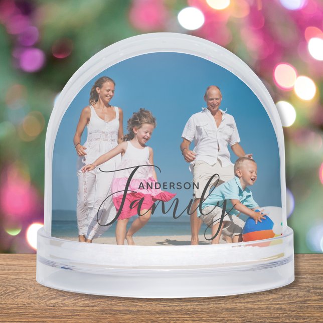 Simple Modern Photo Template Custom Family Name Schneekugeln (Von Creator hochgeladen)