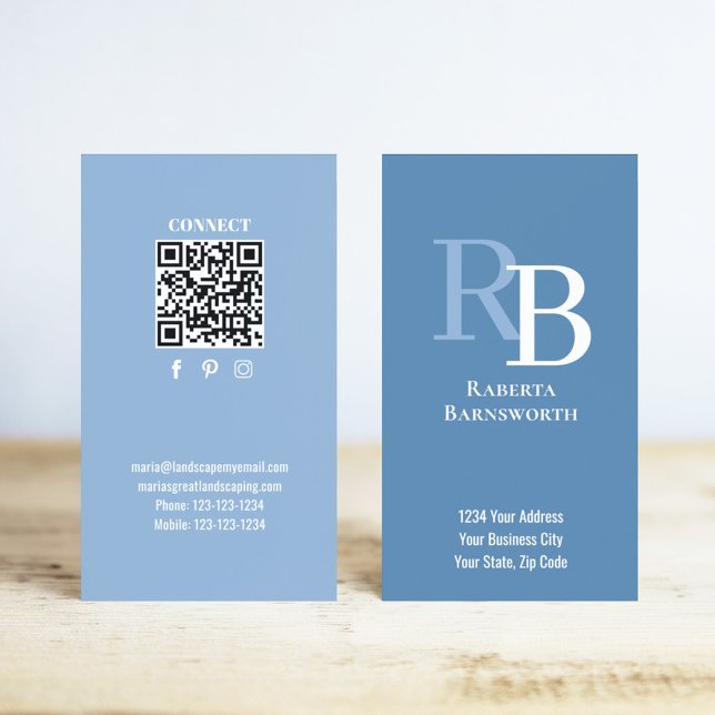 Simple Monogram QR Code Blue | Connect with Me Visitenkarte (Blue monogram business card template with a scannable QR code.)