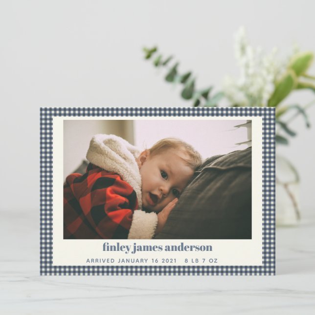 Simple Navy Blue Kariert Baby Foto Custom Birth Ankündigung (Stehend Vorderseite)