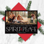 Simple Peace Foto Black Red Feiertagskarte<br><div class="desc">Diese Foto-Grußkarten sind mit dem Gruß "Frohe Weihnachten und ein glückliches neues Jahr" und dem Gruß "Spirit of Peace" in großen Elfenbein- und Rottbriefen auf schwarzem Hintergrund mit Platzhaltern versehen,  um zwei Ihrer Lieblingslieder hinzuzufügen: Familienname & das Jahr.</div>