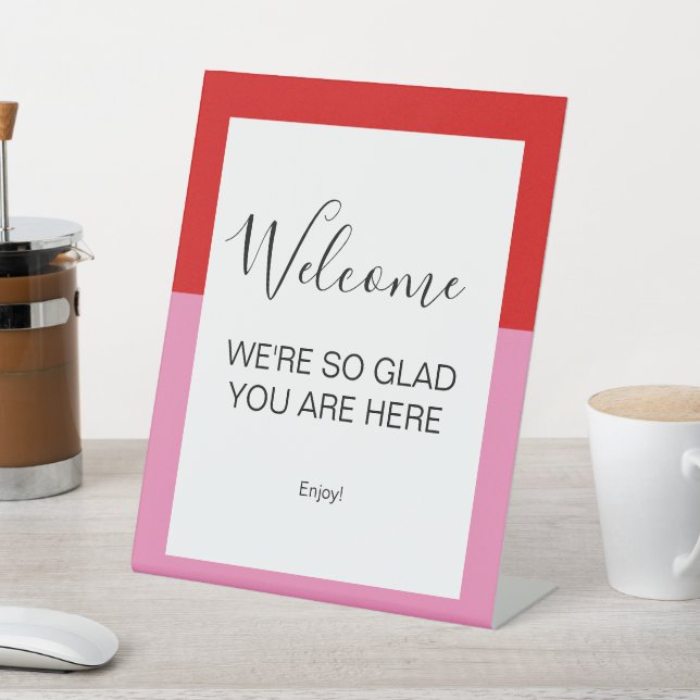 Simple Plain Red and Pink Welcome Sockelschild (In SItu)