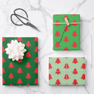 Simple Red Christmas Trees on Green Geschenkpapier Set