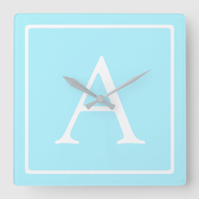 Simple Sky Blue Monogram Quadratische Wanduhr (Vorderseite)