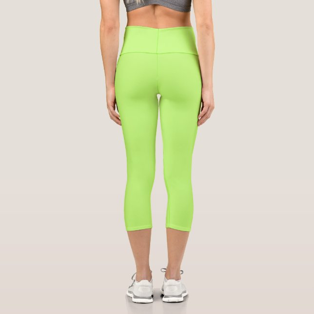 Simple Stylish Modern Minimal Monogram Neon Green Capri Leggings (Rückseite)