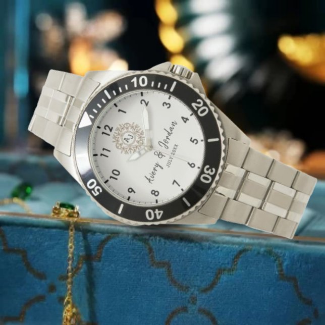 Simple Vintage Monogram Couple Names Armbanduhr (Von Creator hochgeladen)