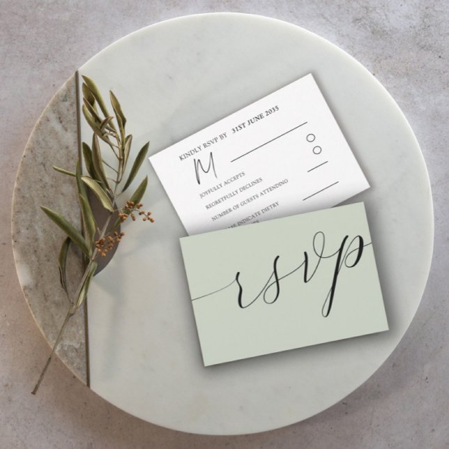 SimpleSage Green Calligraphy Wedding RSVP Karte (Von Creator hochgeladen)