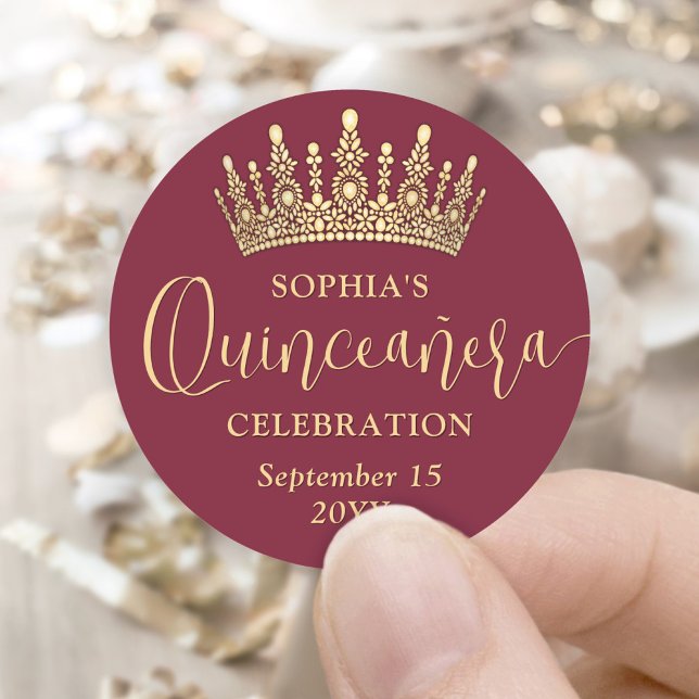 Simply Elegant Quinceañera Crown Burgundy and Gold Runder Aufkleber (Von Creator hochgeladen)
