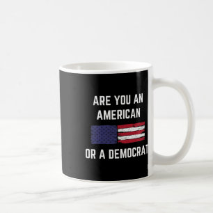 Sind Sie ein Amerikaner oder ein patriotischer Dem Kaffeetasse