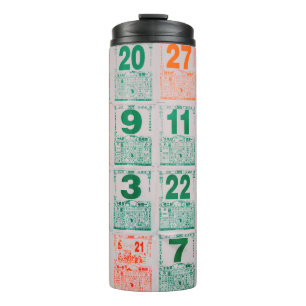 Singapur-21 JUL 2019:Vintager chinesischer Kalende Thermosbecher