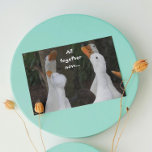 Singenten Foto Funny Birthday Card Karte<br><div class="desc">Eine lustige Geburtstagskarte mit dem Foto einer Gruppe von weißen Enten mit orangefarbenen Scheinen,  die Happy Birthday singen. Wählen Sie aus einer matten oder glänzenden Stilkarte.</div>