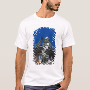 Singer-Gebäude, Detail T-Shirt