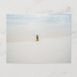 Single Ananas am Strand Postkarte