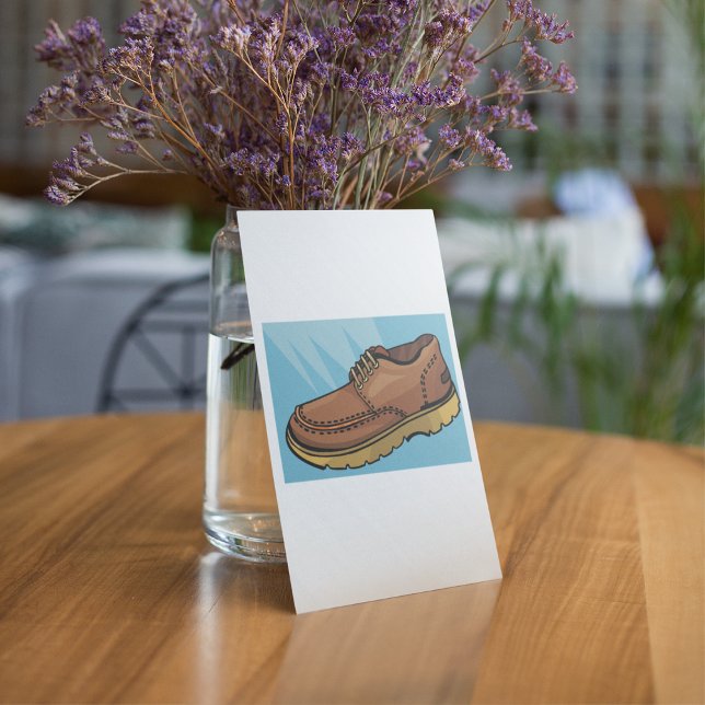 Single braune Schuhe mit Schnürsenkeln Einladung (Von Creator hochgeladen)