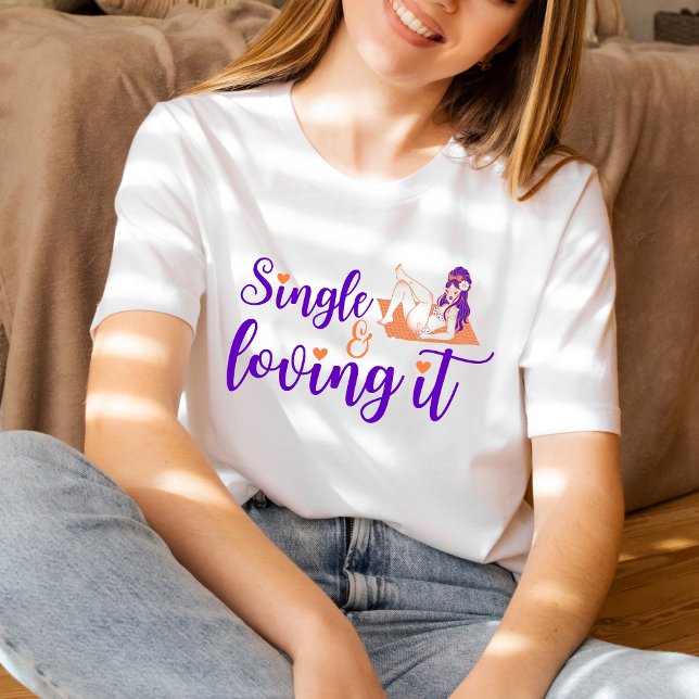 Single und Liebe Retro Anti-Valentine-Geschenk T-Shirt (Von Creator hochgeladen)
