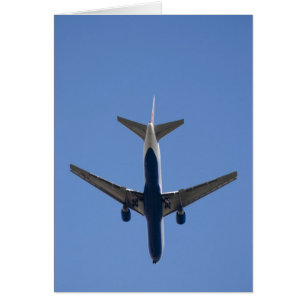 Singleflugzeug auf dem Hintergrund des blauen