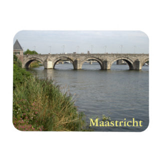 Sint Servaas Bridge, Maastricht Magnet