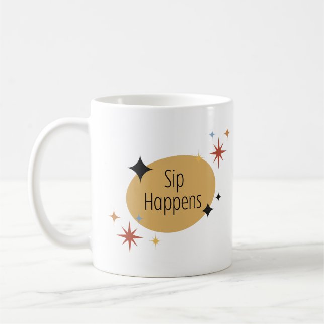 Sip Happens - Retro Mitte des Jahrhunderts Moderne Kaffeetasse (Links)