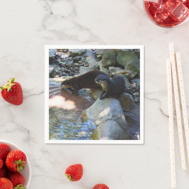 **"Sips by the Stream: Otters Drinks vom Fluss Serviette (Beispiel)