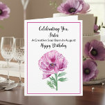 Sister Happy August Birthday Lila Poppy Karte<br><div class="desc">Diese elegante lila Mohn Aquarell-Geburtstagskarte für eine Schwester ist eine durchdachte Art,  ihren Geburtstag zu feiern. Dieses Design,  das die Blume der Geburt des Augusts,  des Mohns,  verkörpert Kraft,  Schönheit und Herzenswünsche. Die sanften,  lila Farbtöne verleihen der Touch eine angenehme Note und machen sie zum Geburtstag der Schwester.</div>