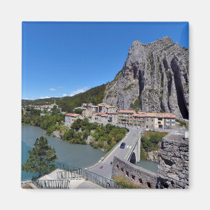 Sisteron an den französischen Durance-Banken Magnet