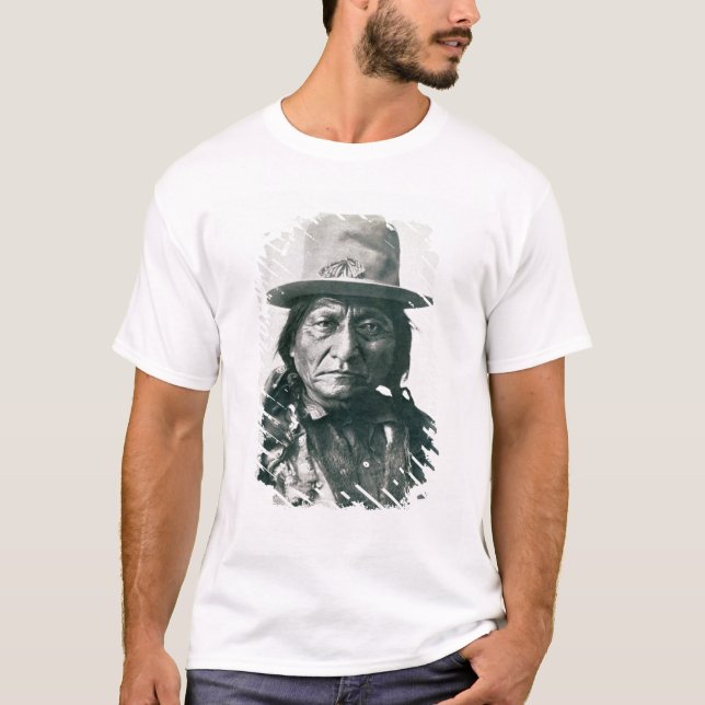 Sitting Bull (1831-1890) (b/w Foto) T-Shirt (Vorderseite)