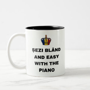 SITZ GEMÜTLICH MIT DEM KLAVIER ZWEIFARBIGE TASSE