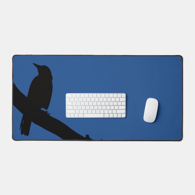 Sitzende Krähe, blau Schreibtischunterlage (Tastatur & Maus)