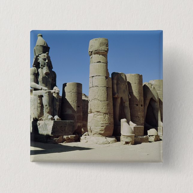 Sitzstatue von Ramesses II Button (Vorderseite)