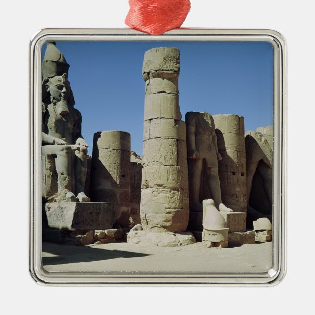 Sitzstatue von Ramesses II Silbernes Ornament (Vorne)