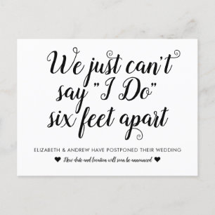 Six Feet Apart Aufgeschobene Hochzeit Änderung des Ankündigungspostkarte