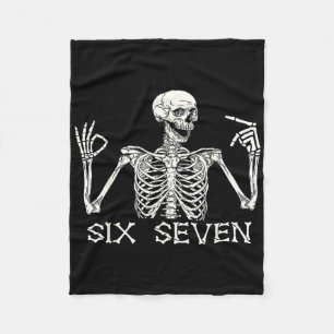 Six Seven 67 Handzeichen Skelett Meme Halloween Co Fleecedecke