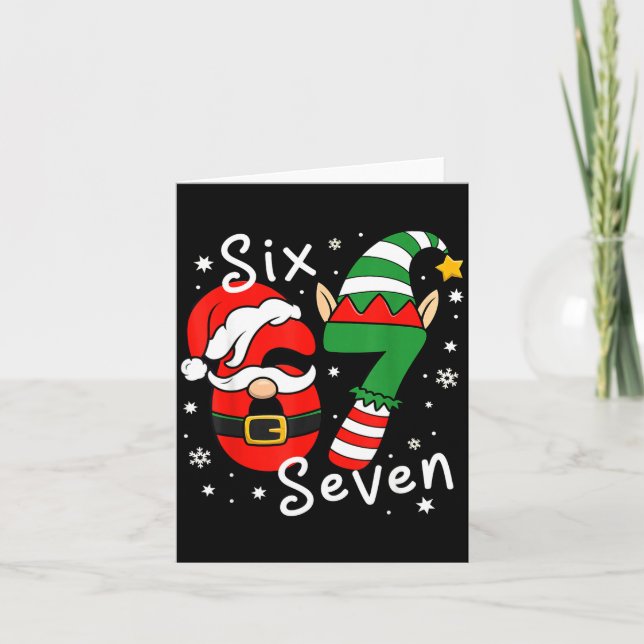 Six Seven 67 Meme 6 7 Elf Santa Christmas Pajamas  Karte (Vorderseite)
